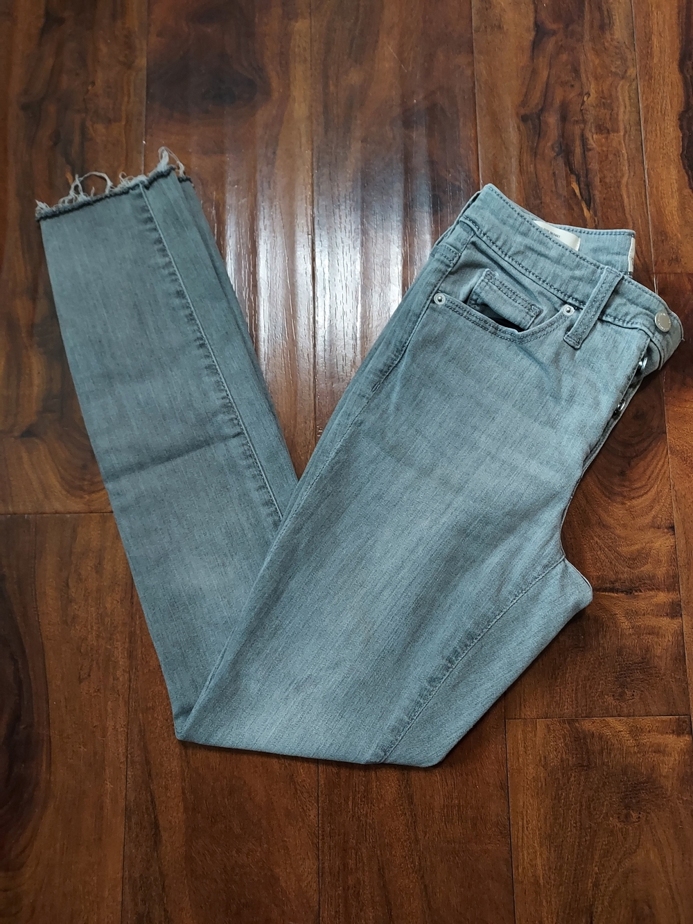 Universal Thread Women's Faded Light Gray Skinny Jeans